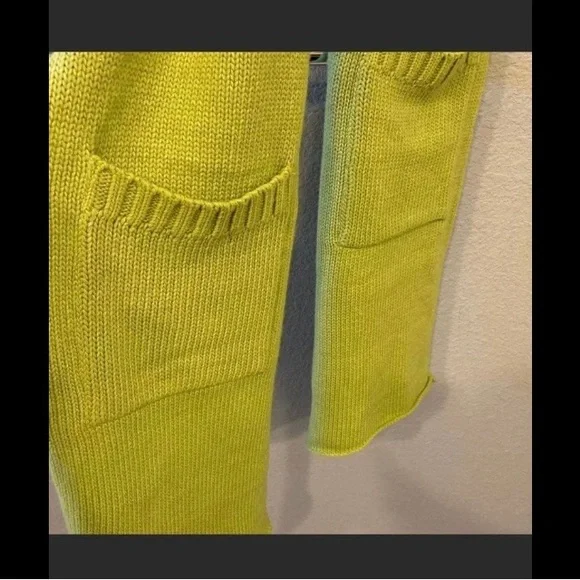 Scarf with Pockets. Green.  Excellent condition - Picture 8 of 9